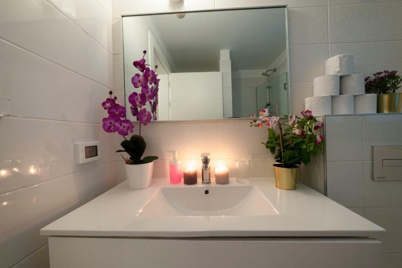 Luxury 2 Bedrooms Apartments Rothschild + Balcony เทลอาวีฟ ภายนอก รูปภาพ